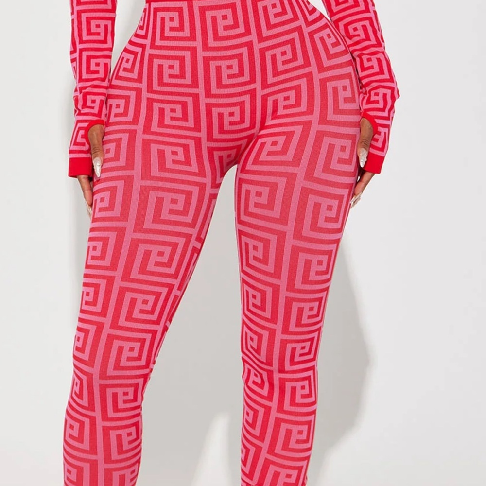 Fashion Nova Pink Geometric 
(Matching Set)